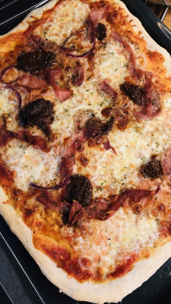 pizza na cienkim cieście